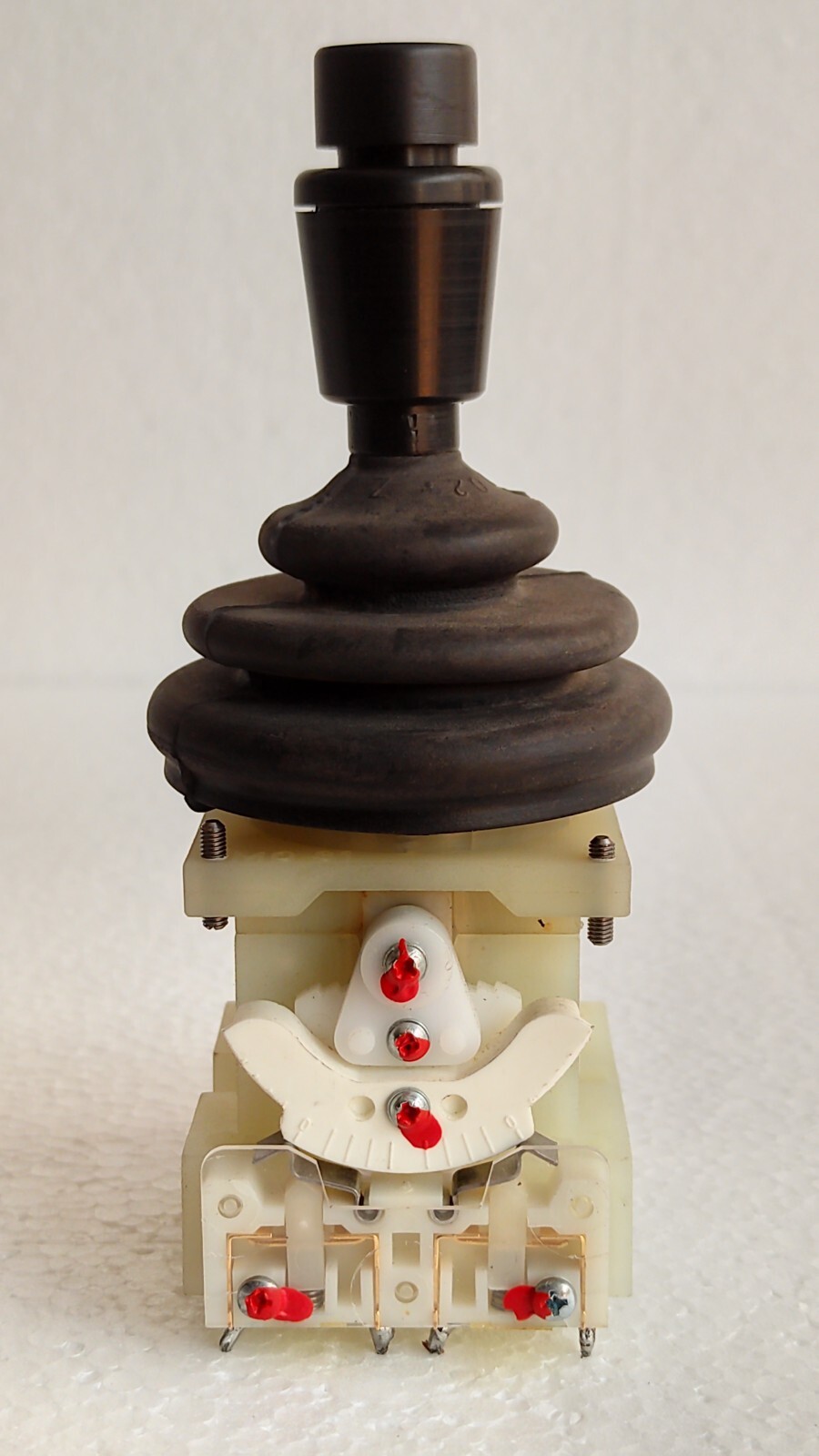 admin/uploads/uploads/Spohn + Burkardt 2046412.2.4 Winch Joystick_4.webp